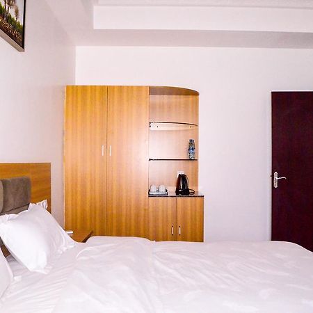 Chinese Business Hotel Kampala Bagian luar foto