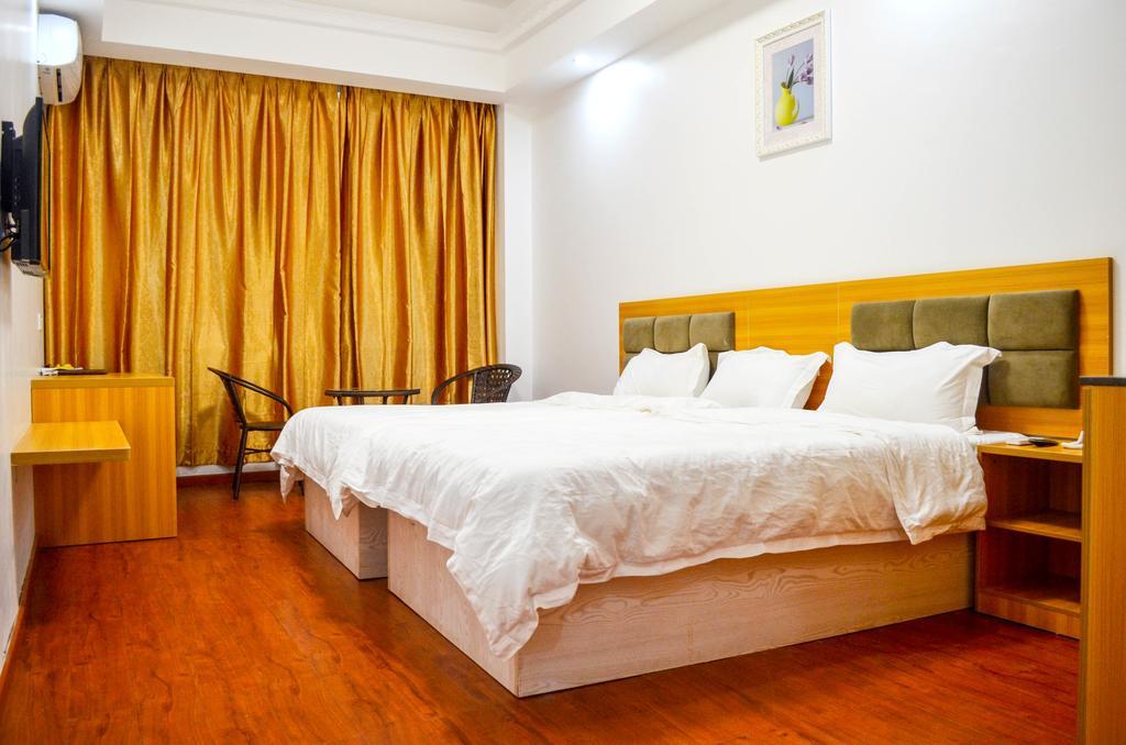 Chinese Business Hotel Kampala Bagian luar foto